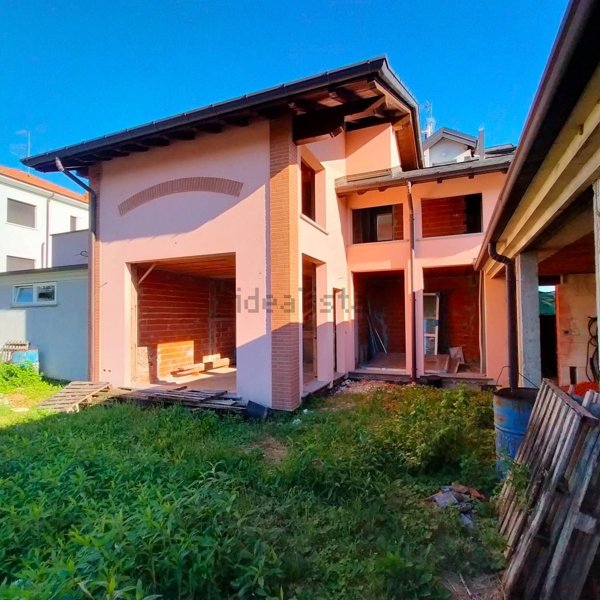 appartamento in vendita a Carnago
