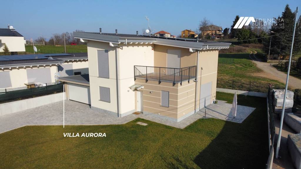 casa indipendente in vendita a Carnago