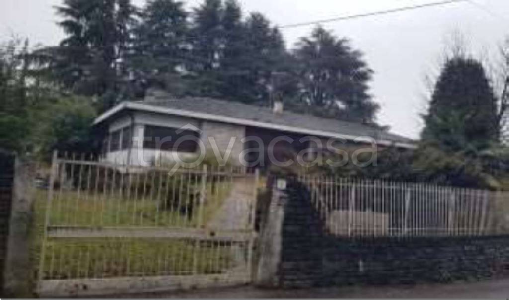 negozio in vendita a Carnago