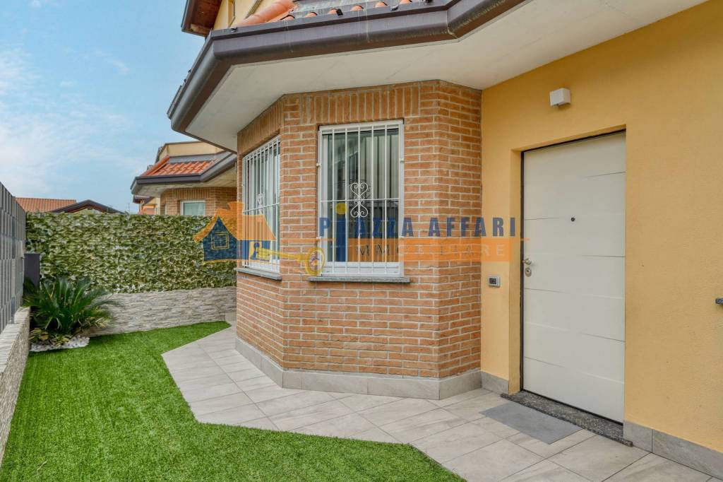 casa indipendente in vendita a Carnago