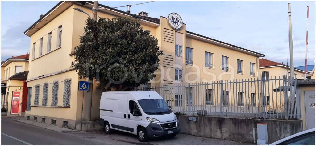 ufficio in vendita a Carnago