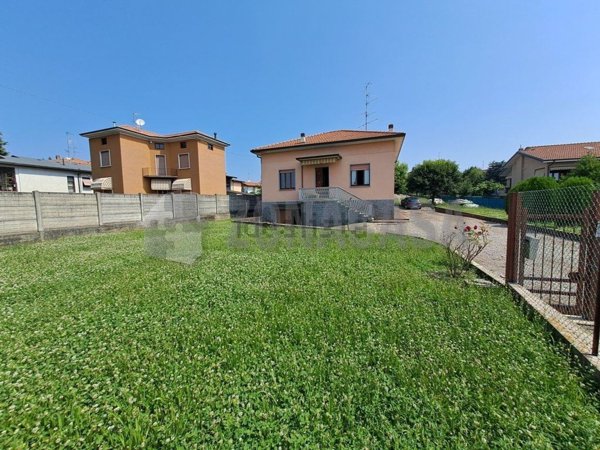 appartamento in vendita a Carnago