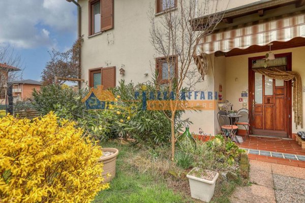 casa indipendente in vendita a Carnago