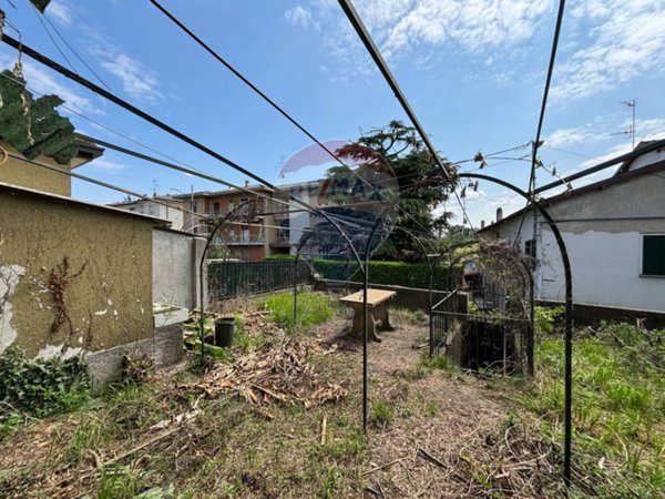 casa indipendente in vendita a Carnago