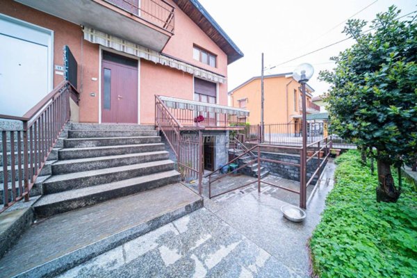 casa indipendente in vendita a Carnago