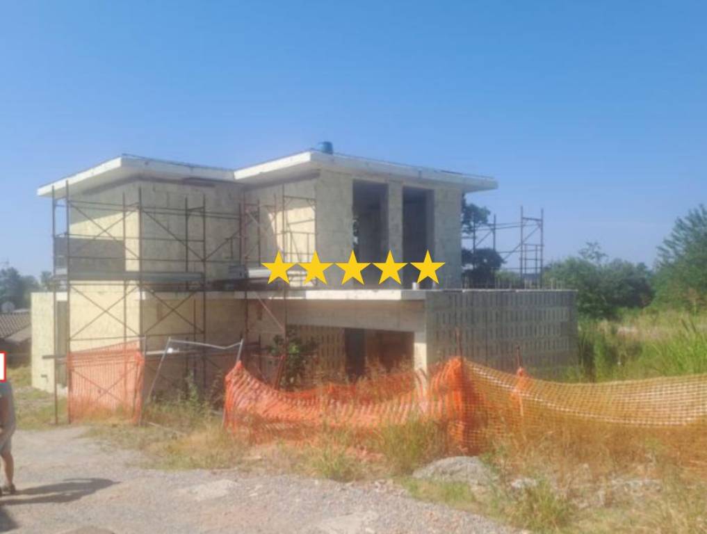 casa indipendente in vendita a Carnago in zona Rovate