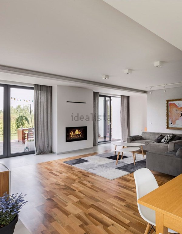 casa indipendente in vendita a Carnago in zona Rovate