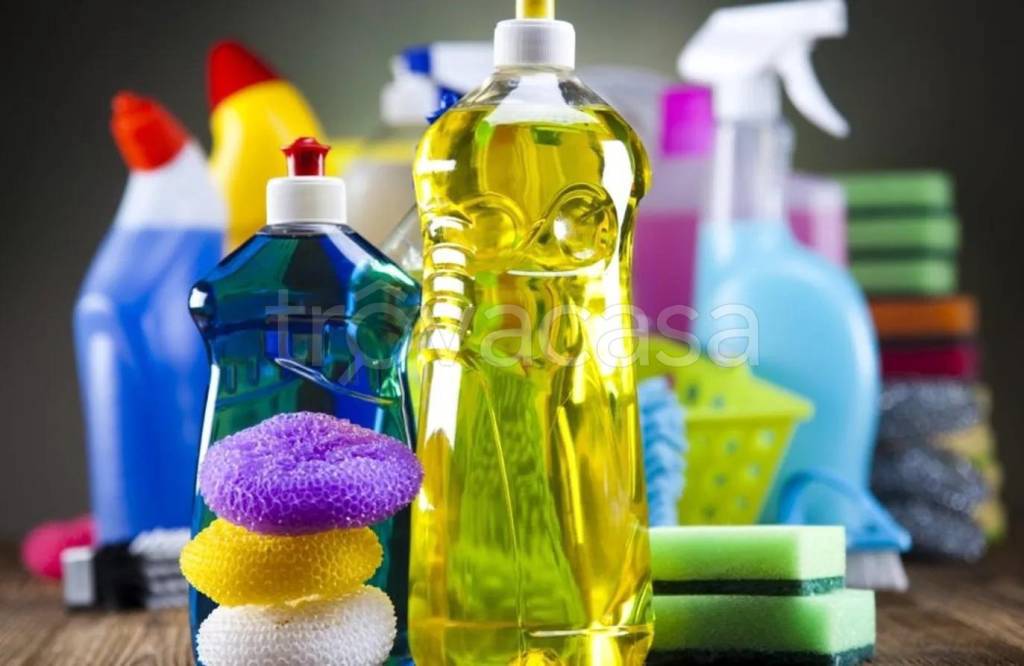 negozio in vendita a Carnago