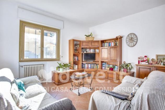 casa indipendente in vendita a Carnago