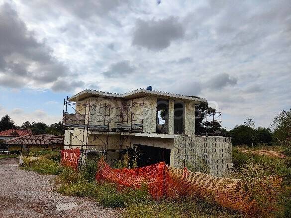 casa indipendente in vendita a Carnago in zona Rovate
