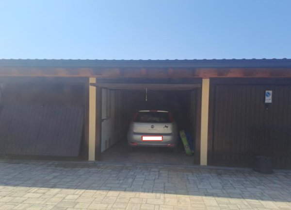 appartamento in vendita a Carnago in zona Rovate