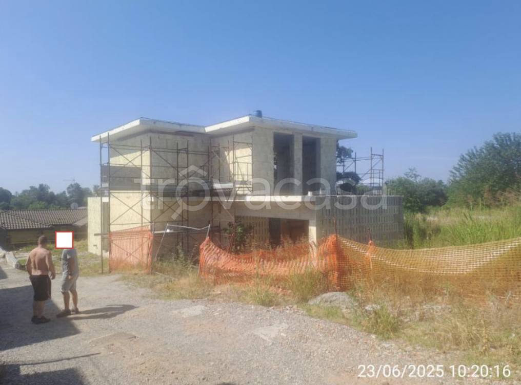 casa indipendente in vendita a Carnago