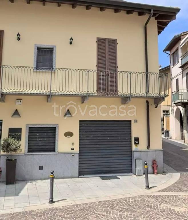 negozio in vendita a Carnago