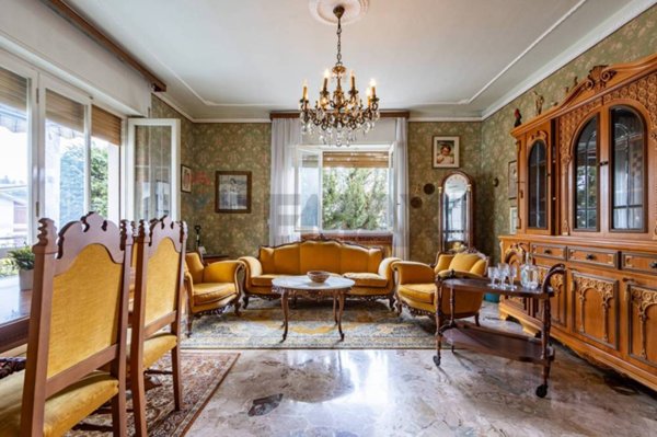 casa indipendente in vendita a Carnago