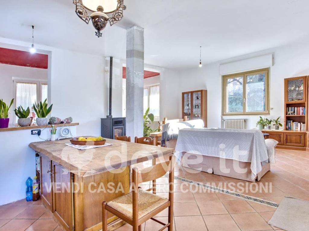 casa indipendente in vendita a Carnago