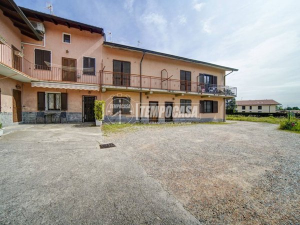 appartamento in vendita a Carnago