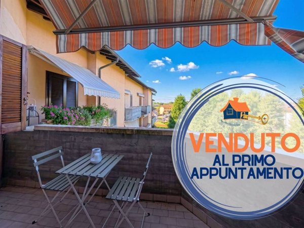 appartamento in vendita a Carnago in zona Rovate