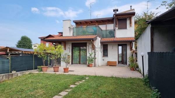 appartamento in vendita a Carnago