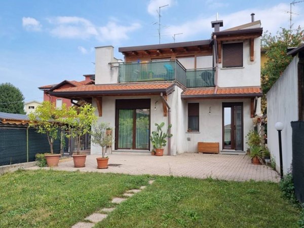 appartamento in vendita a Carnago