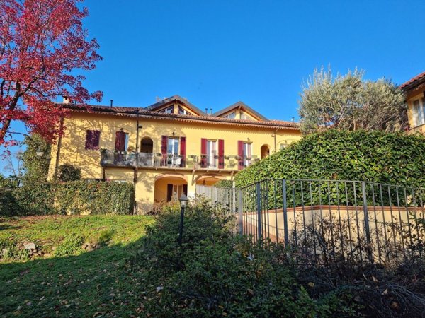 appartamento in vendita a Carnago in zona Rovate