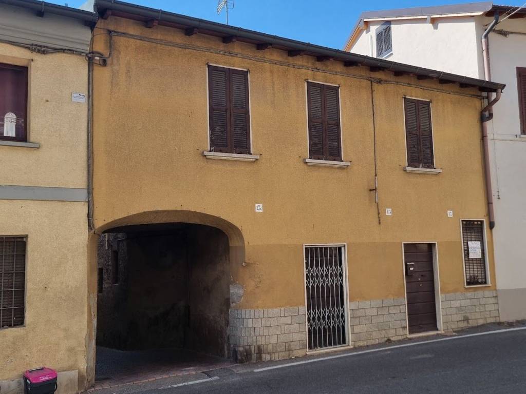casa indipendente in vendita a Carnago