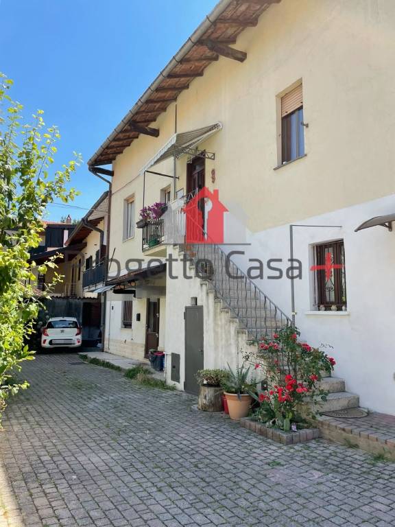 appartamento in vendita a Carnago