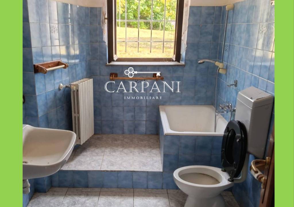 casa indipendente in vendita a Carnago in zona Rovate