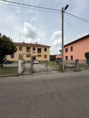 appartamento in vendita a Carnago in zona Rovate