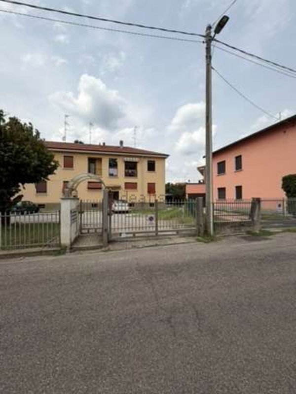 appartamento in vendita a Carnago in zona Rovate