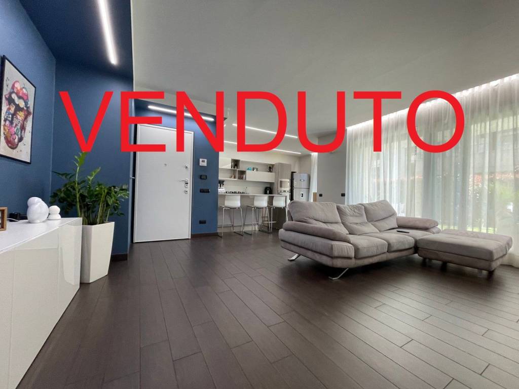 appartamento in vendita a Caronno Pertusella