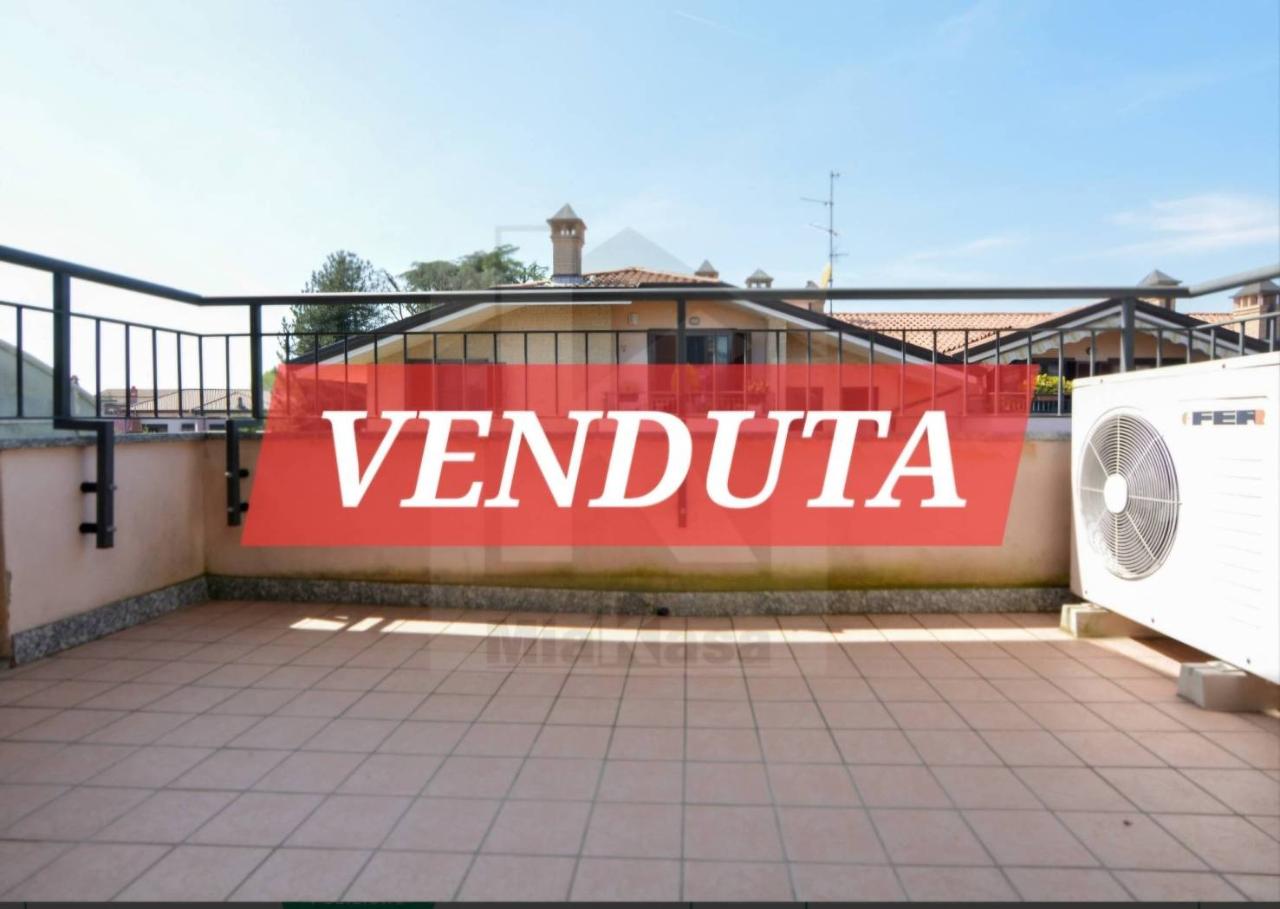appartamento in vendita a Caronno Pertusella