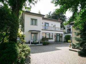casa indipendente in vendita a Caronno Pertusella