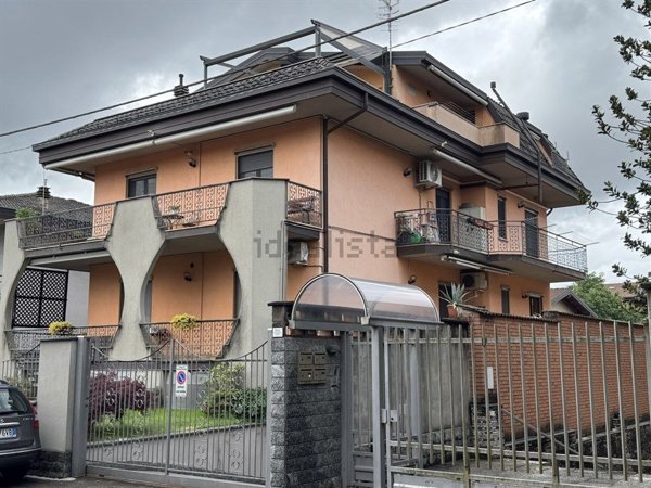 appartamento in vendita a Caronno Pertusella