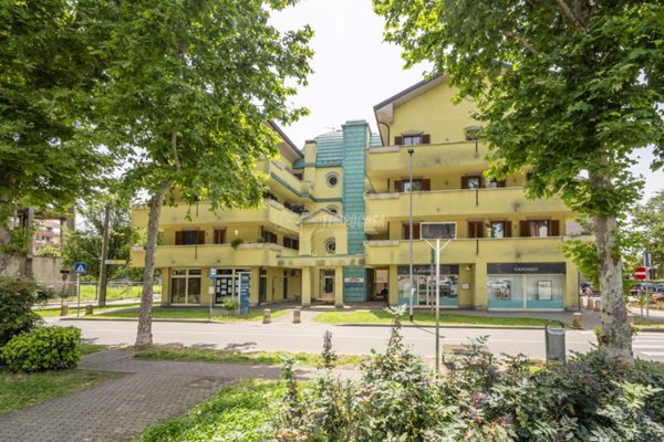 appartamento in vendita a Caronno Pertusella