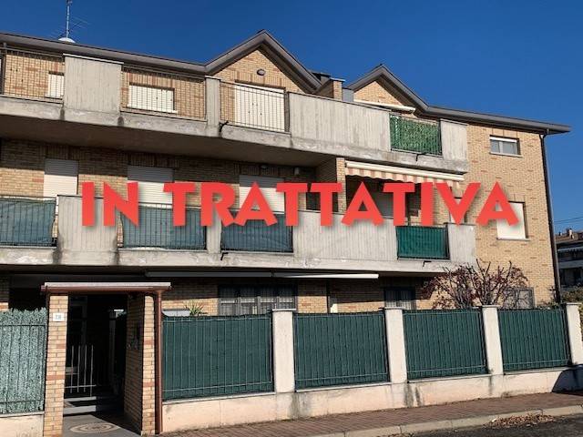 appartamento in vendita a Caronno Pertusella