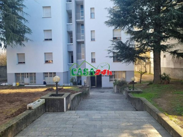 appartamento in vendita a Caronno Pertusella