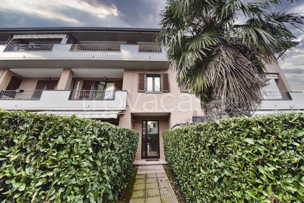 appartamento in vendita a Caronno Pertusella