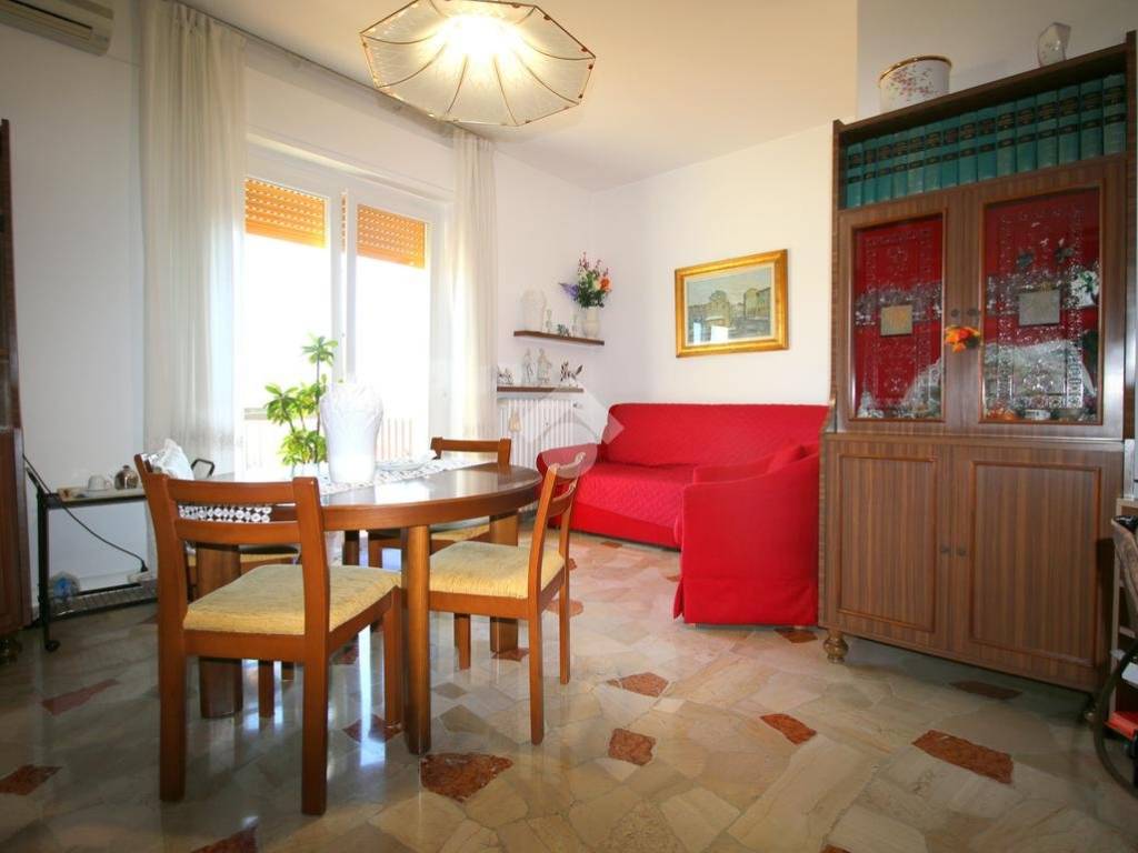 appartamento in vendita a Caronno Pertusella