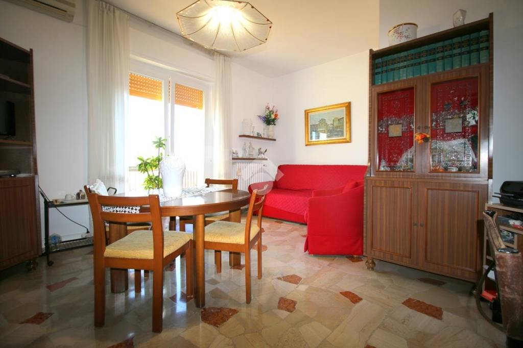 appartamento in vendita a Caronno Pertusella