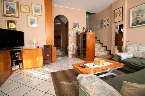 appartamento in vendita a Caronno Pertusella