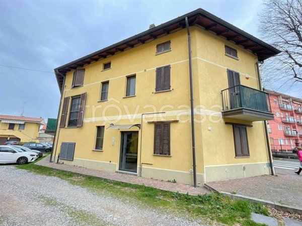 appartamento in vendita a Caronno Pertusella