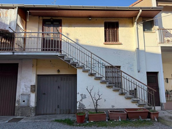 appartamento in vendita a Caronno Pertusella