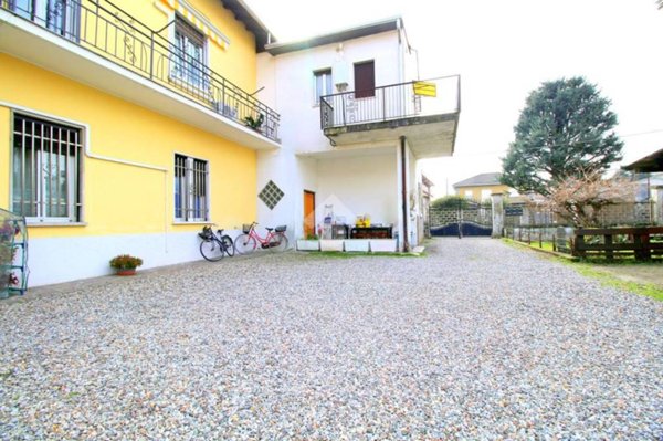 appartamento in vendita a Caronno Pertusella