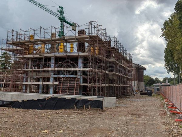 appartamento in vendita a Caronno Pertusella
