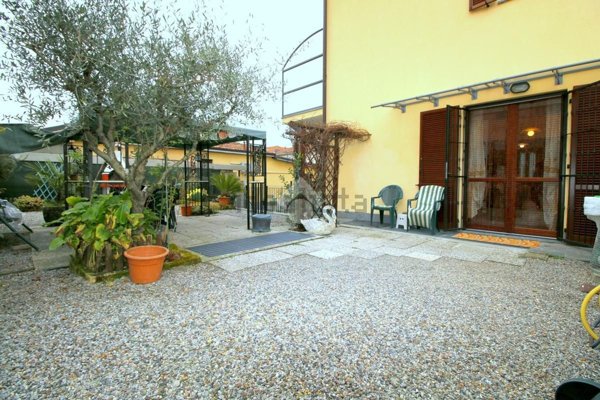 appartamento in vendita a Caronno Pertusella