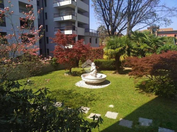 appartamento in vendita a Caronno Pertusella