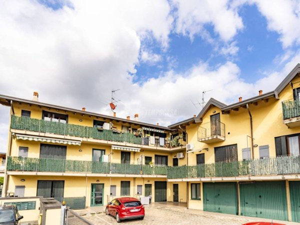 appartamento in vendita a Caronno Pertusella