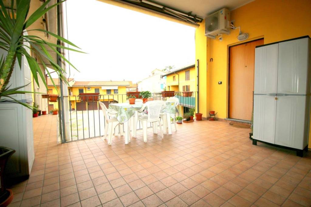 appartamento in vendita a Caronno Pertusella
