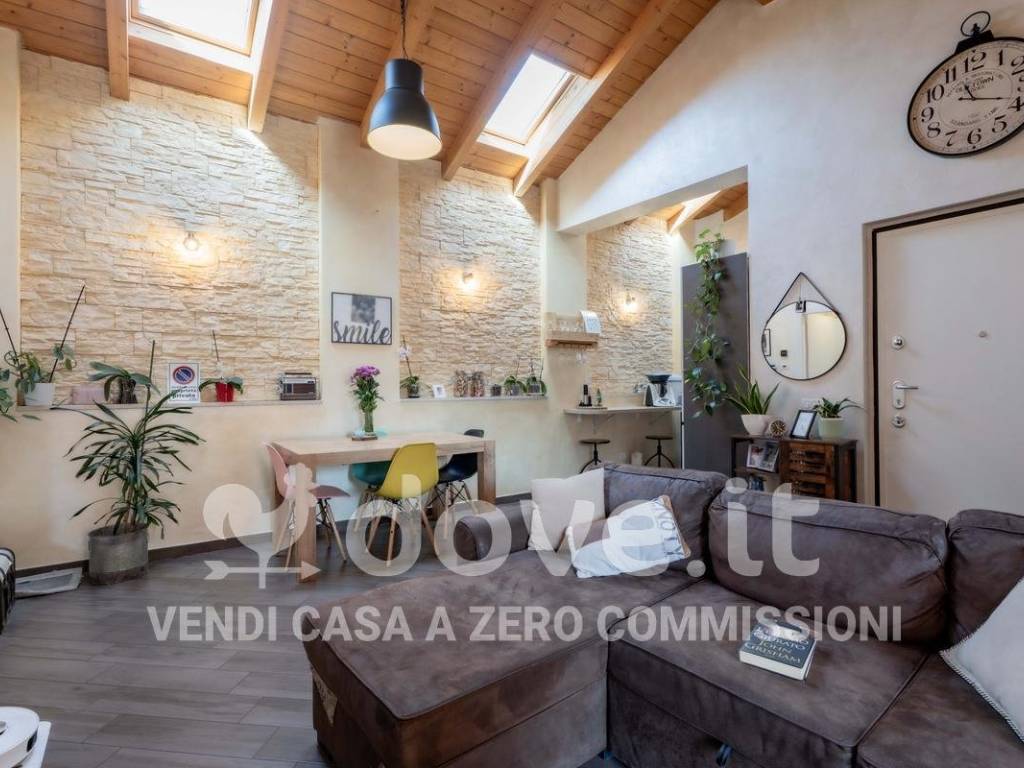 appartamento in vendita a Caronno Pertusella
