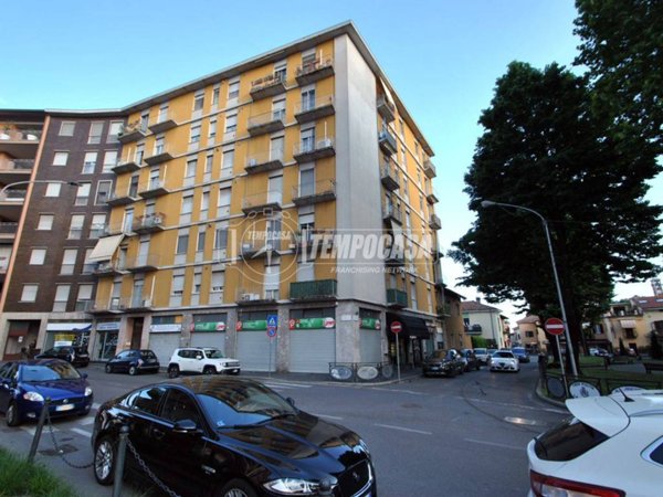 appartamento in vendita a Caronno Pertusella